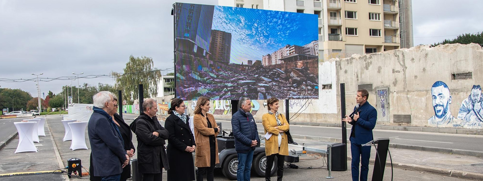 Ecran 7m² - Commune Evry